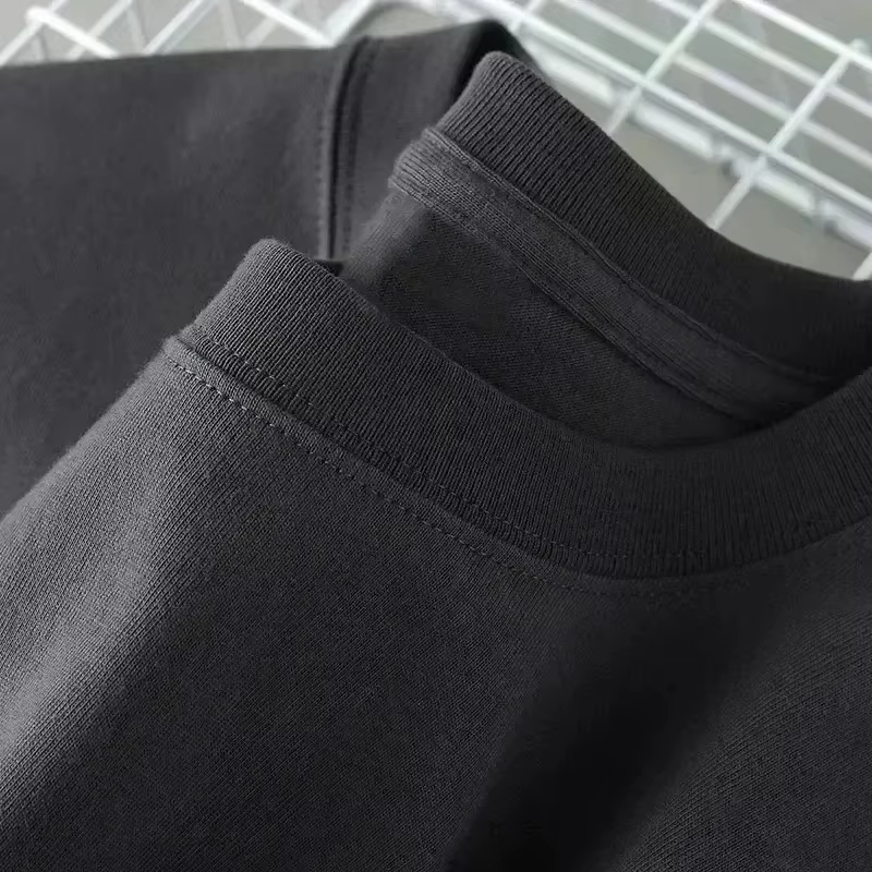 Nouveau T-shirt en coton noir  - Street Fashion London 2026 avis et prix